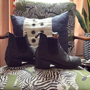 Black Leather Ankle Boots Blundstone Heel